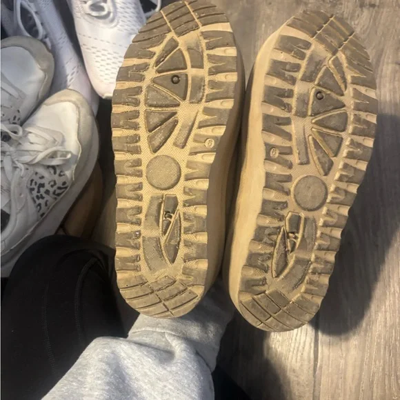 Mudd Tan Slip-On Slippers Platform - Picture 5 of 6